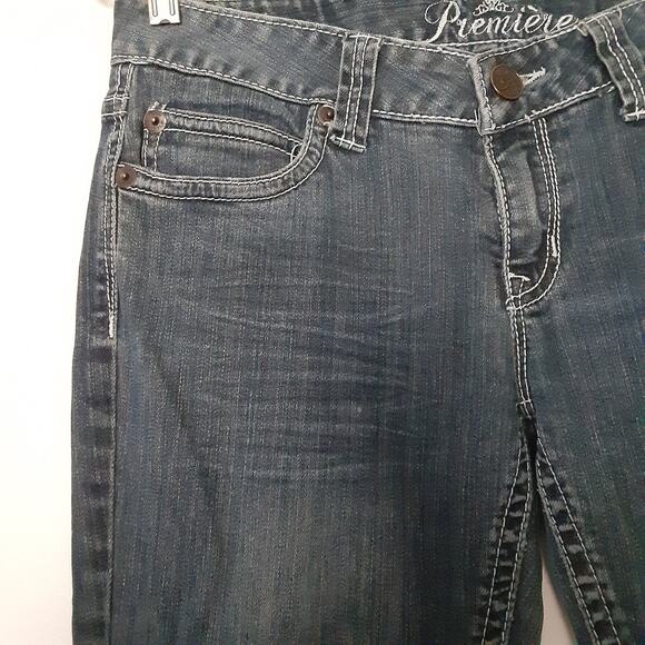 Premiere by Rue 21 Jeans Womens Size 7/8 Short Distressed Whiskers Flap Pockets - Picture 2 of 8